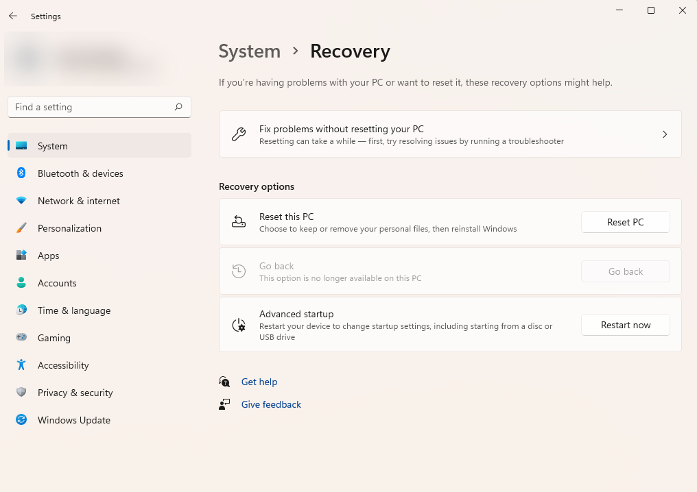 mengklik tombol reset pc untuk memulai proses reset windows