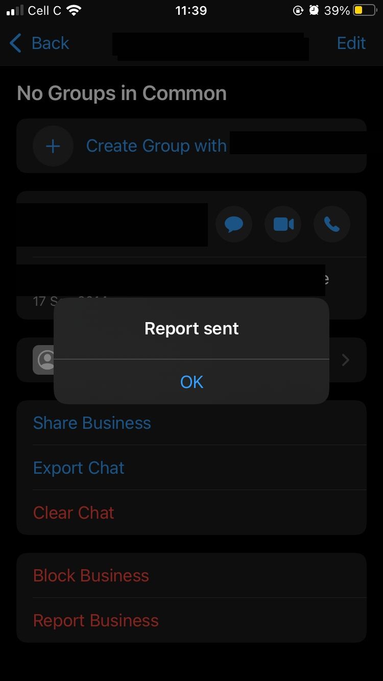 laporan bisnis mengirim pemberitahuan di ponsel whatsapp