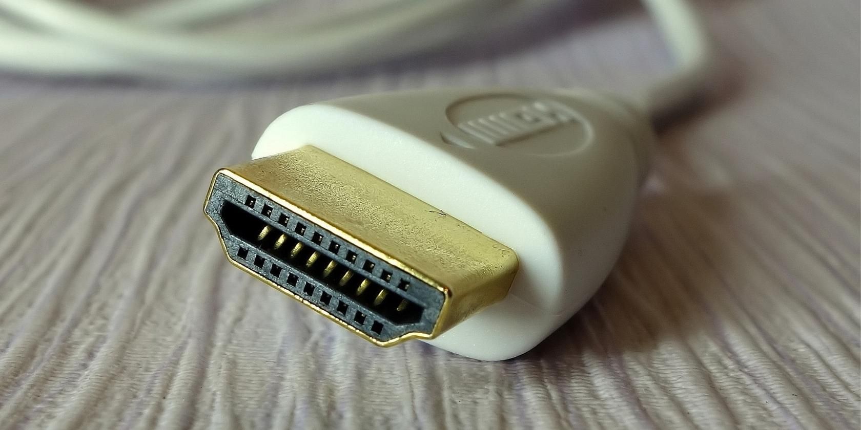 흰색 HDMI 케이블 