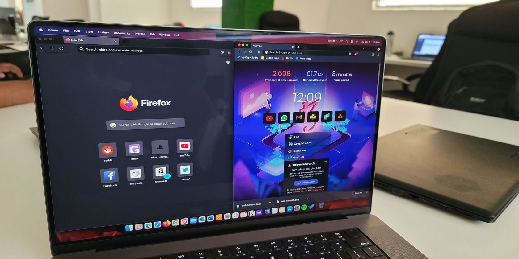 Macbook Pro의 Firefox 및 Brave 이미지 