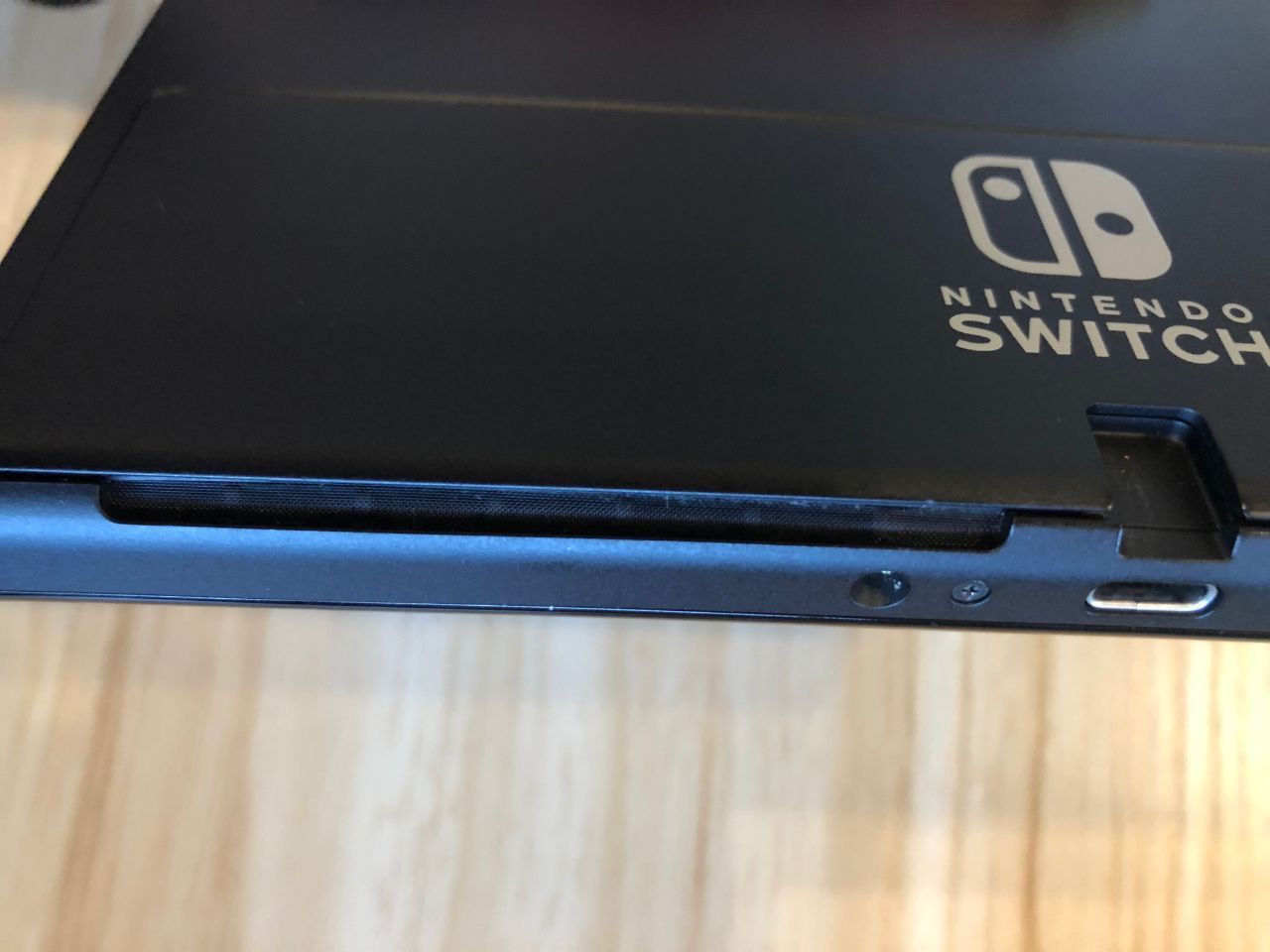 Nintendo Switch 風扇進氣口特寫